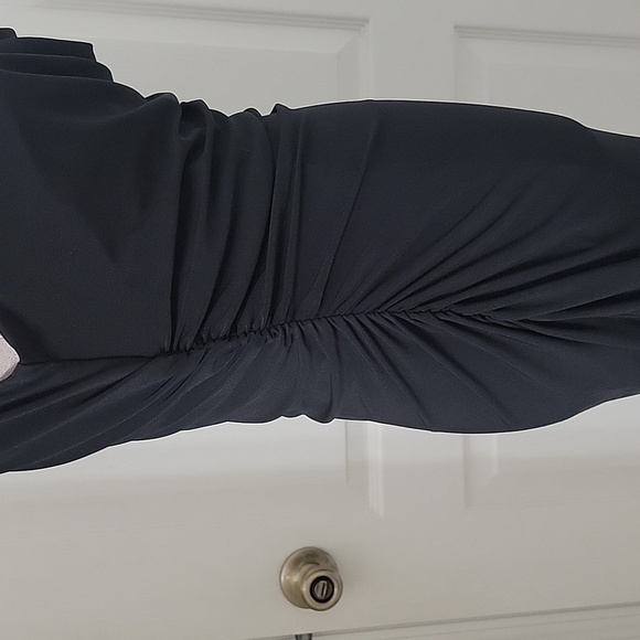 Ronni Nicole, Size 8 Little Black Dress, Draped Neckline Ruched Side Midi Length - Picture 4 of 15